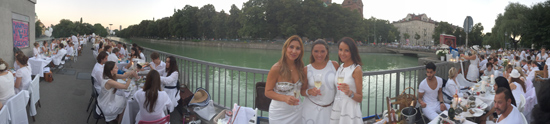 "Dîner en blanc" München 2016 auf dem Wehrsteg - Praterinsel - edle Facebook Party ganz in Weiß am 19.07.2016 (©Foto: Martin Schmitz)